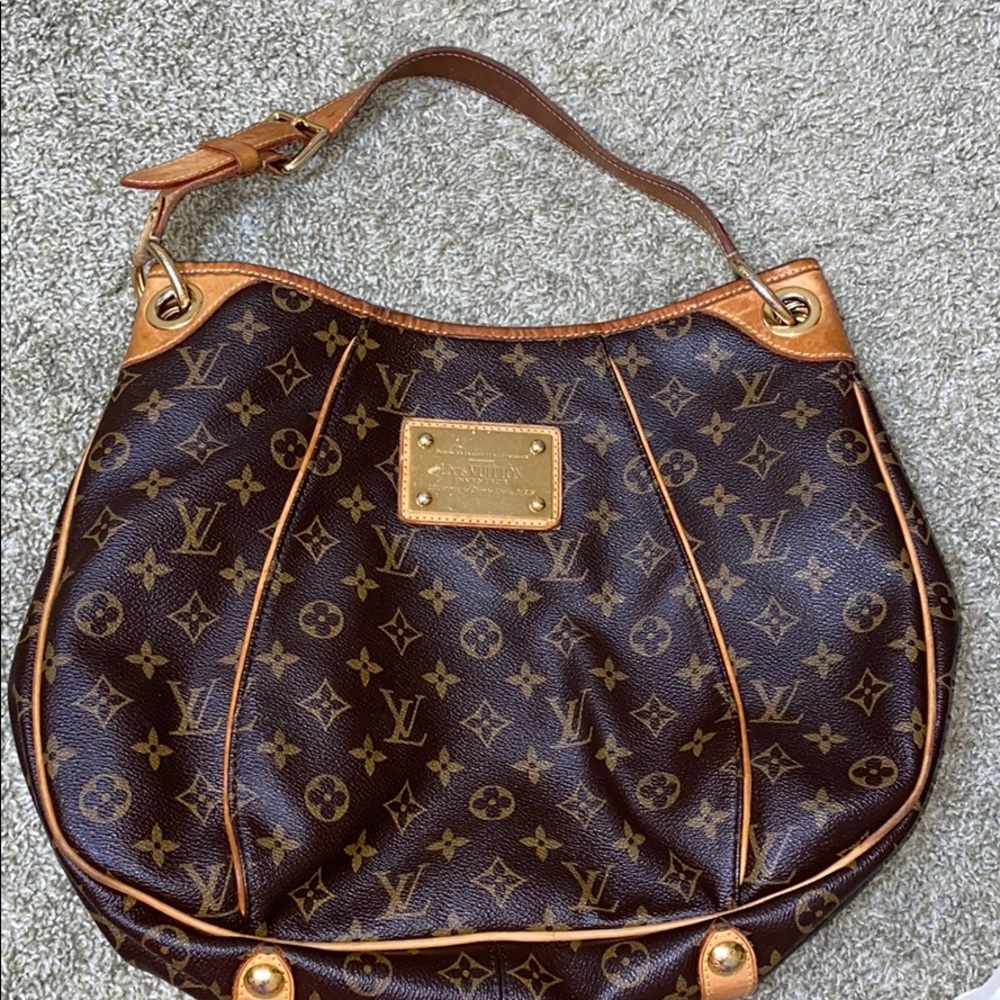 Louis Vuitton shoulder MM bag